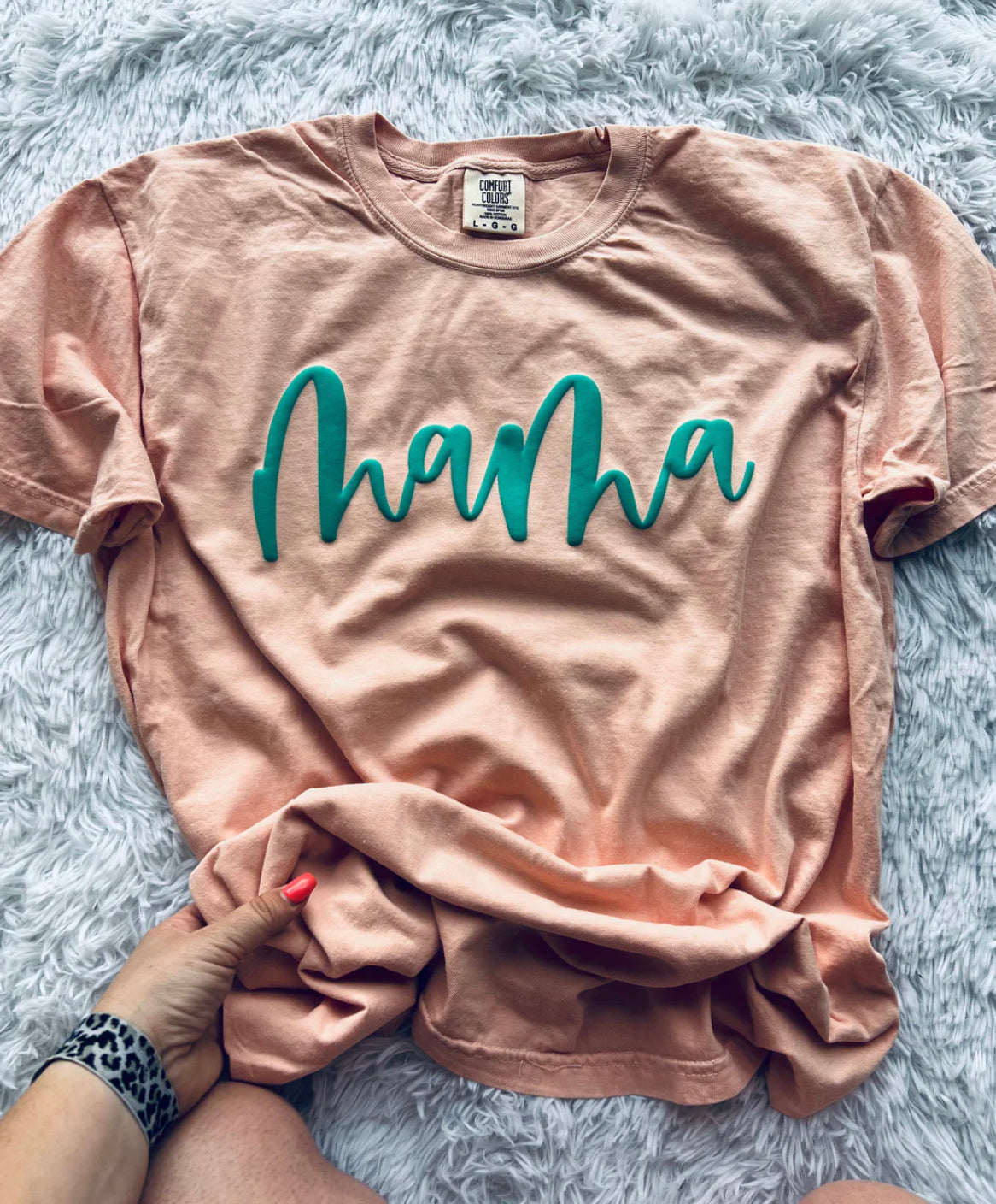 Mama script tee