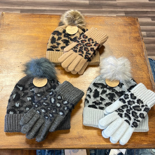 Snow leopard hat and glove set