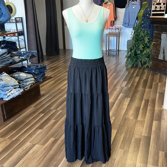 Tiered Maxi skirt black